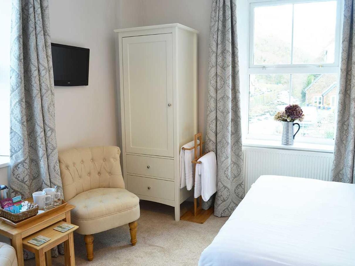 Bed & Breakfast East Lyn House