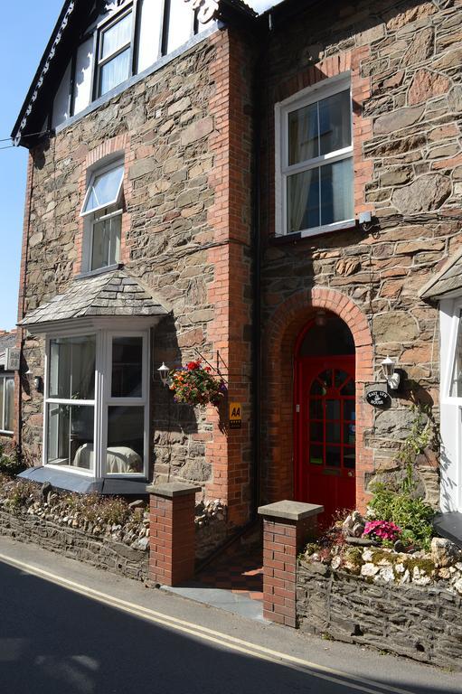 Bed & Breakfast East Lyn House 4*