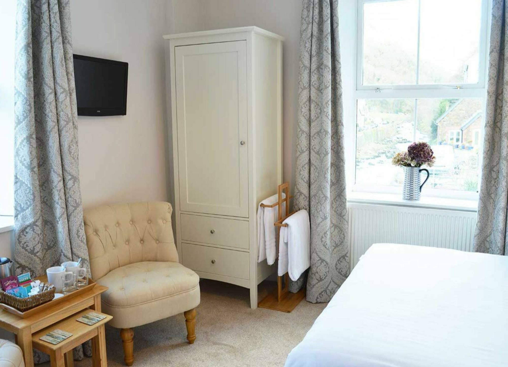 Bed & Breakfast East Lyn House